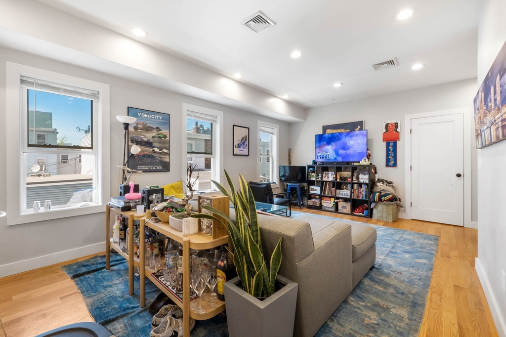 4 bed, 2 bath apartment for rent at 20 Grimes St Unit 3, South Boston — photo 3 of 16