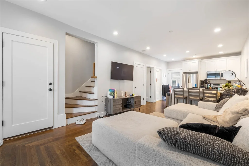 4 bed, 3 bath apartment for rent at 20 Grimes St Unit SF, South Boston
