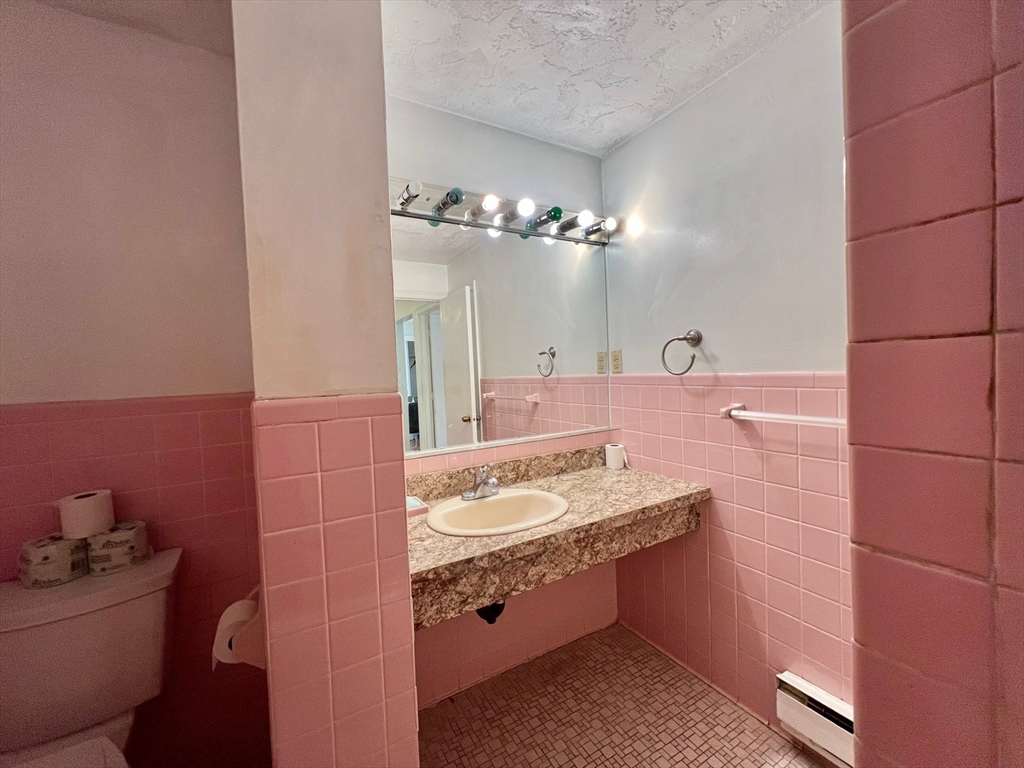 1 bed, 1 bath apartment for rent at 20 Hamilton Rd Unit 201, Arlington — photo 10 of 21