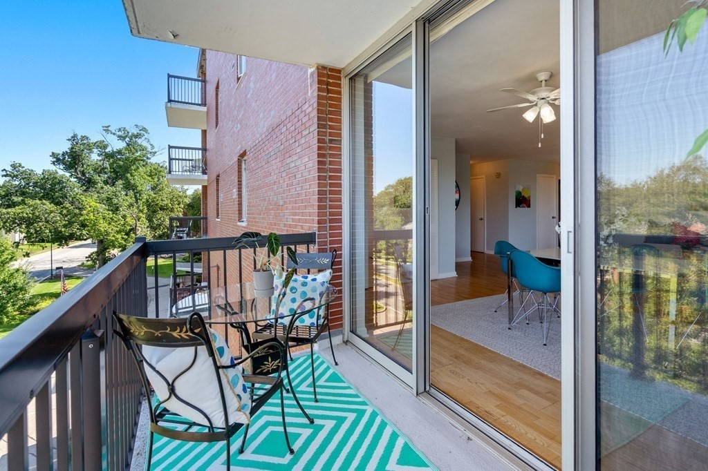 1 bed, 1 bath apartment for rent at 20 Hammond Pond Pkwa Unit 308, Chestnut Hill — photo 13 of 14
