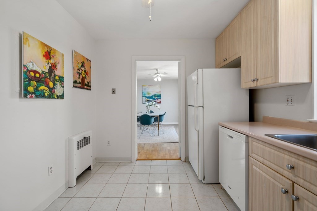 1 bed, 1 bath apartment for rent at 20 Hammond Pond Pkwa Unit 308, Chestnut Hill — photo 11 of 14