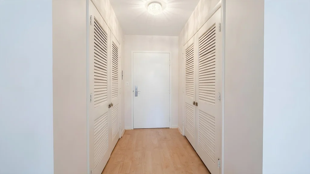 1 bed, 1 bath apartment for rent at 20 Hammond Pond Pkwa Unit 402, Chestnut Hill — photo 13 of 15