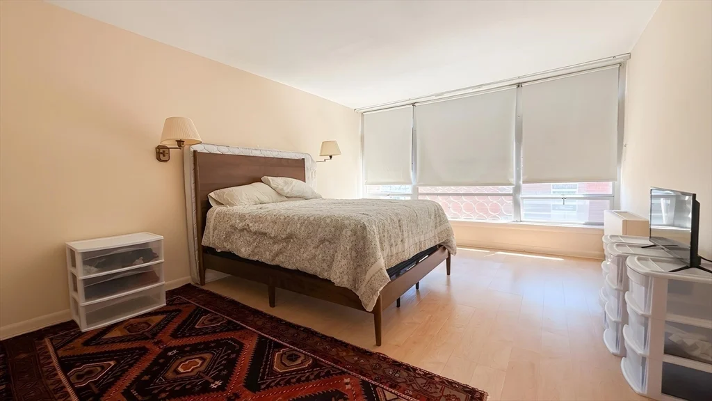 1 bed, 1 bath apartment for rent at 20 Hammond Pond Pkwa Unit 402, Chestnut Hill — photo 4 of 15