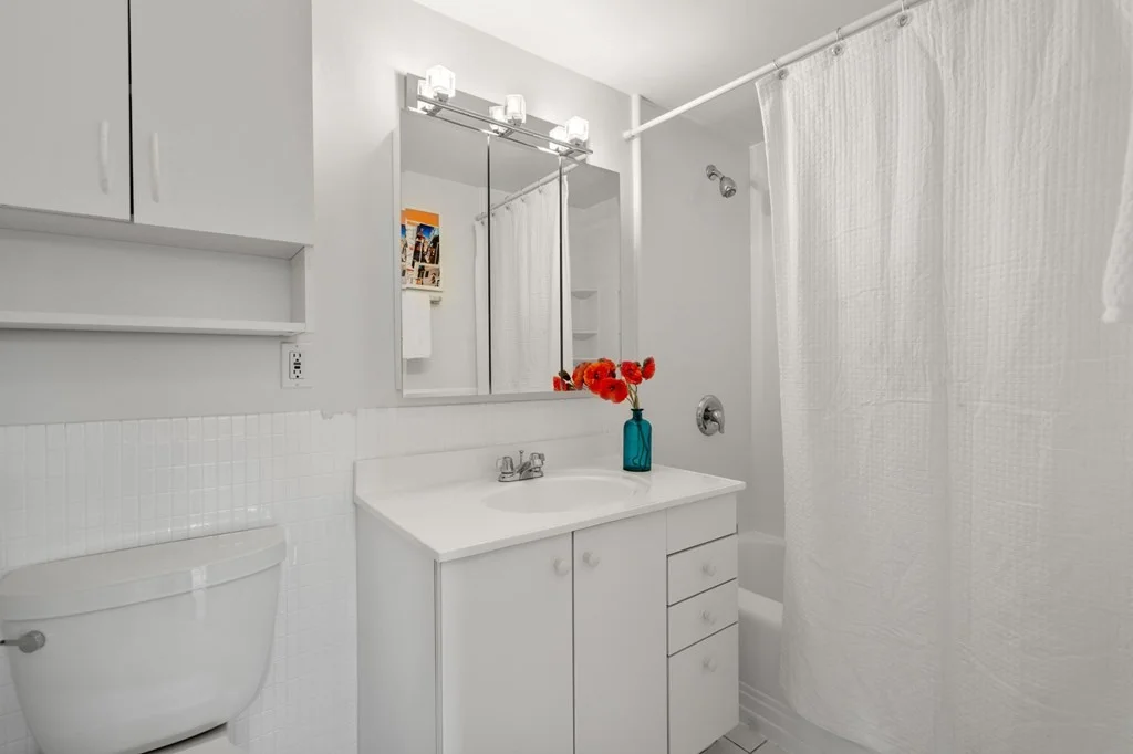 1 bed, 1 bath apartment for rent at 20 Hammond Pond Pkwa Unit 408a, Chestnut Hill — photo 11 of 14