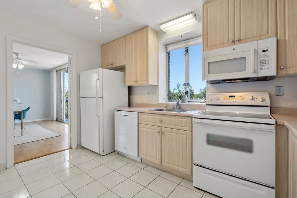 1 bed, 1 bath apartment for rent at 20 Hammond Pond Pkwa Unit 408a, Chestnut Hill — photo 1 of 14