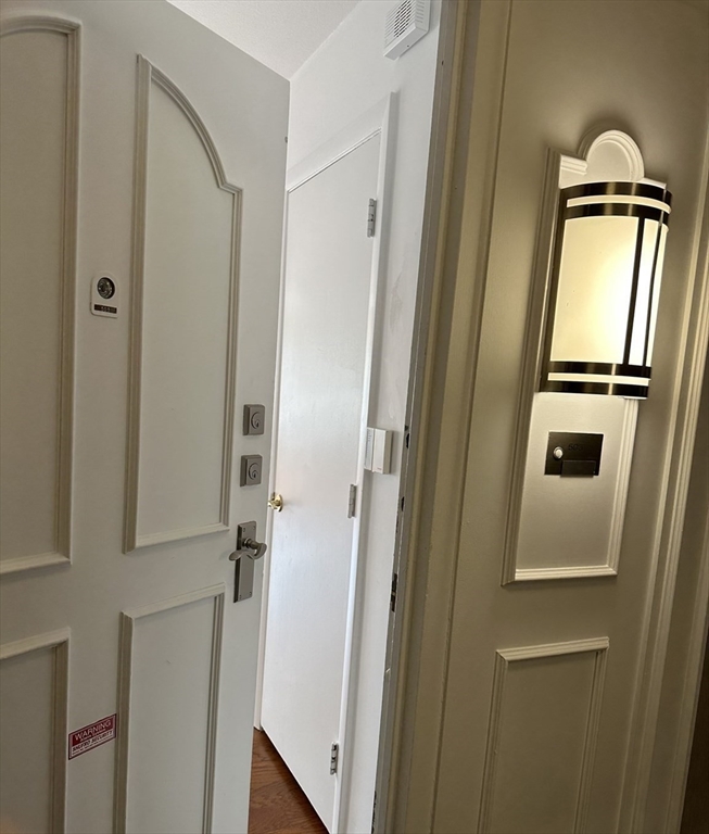 1 bed, 1 bath apartment for rent at 20 Hammond Pond Pkwa Unit 503, Chestnut Hill — photo 13 of 16