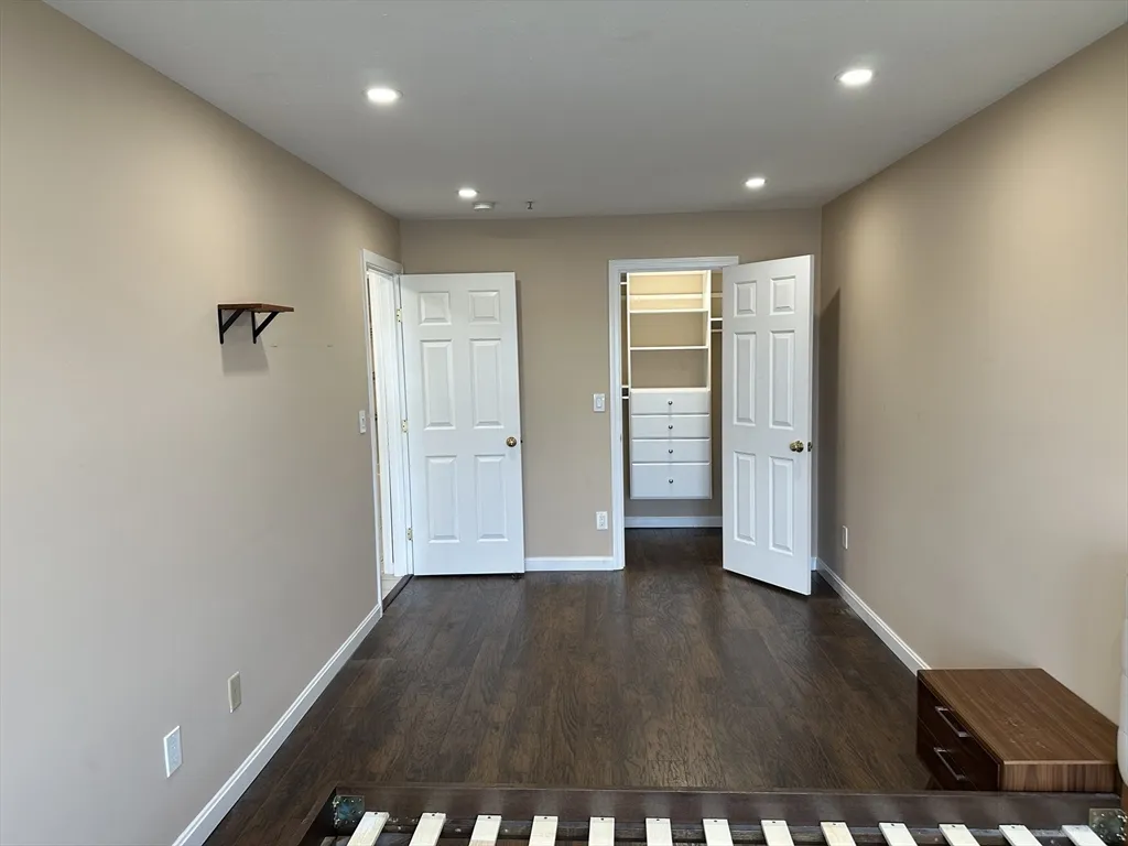 2 bed, 1 bath apartment for rent at 20 Heaths Ct Unit 309, Lynn — photo 16 of 18
