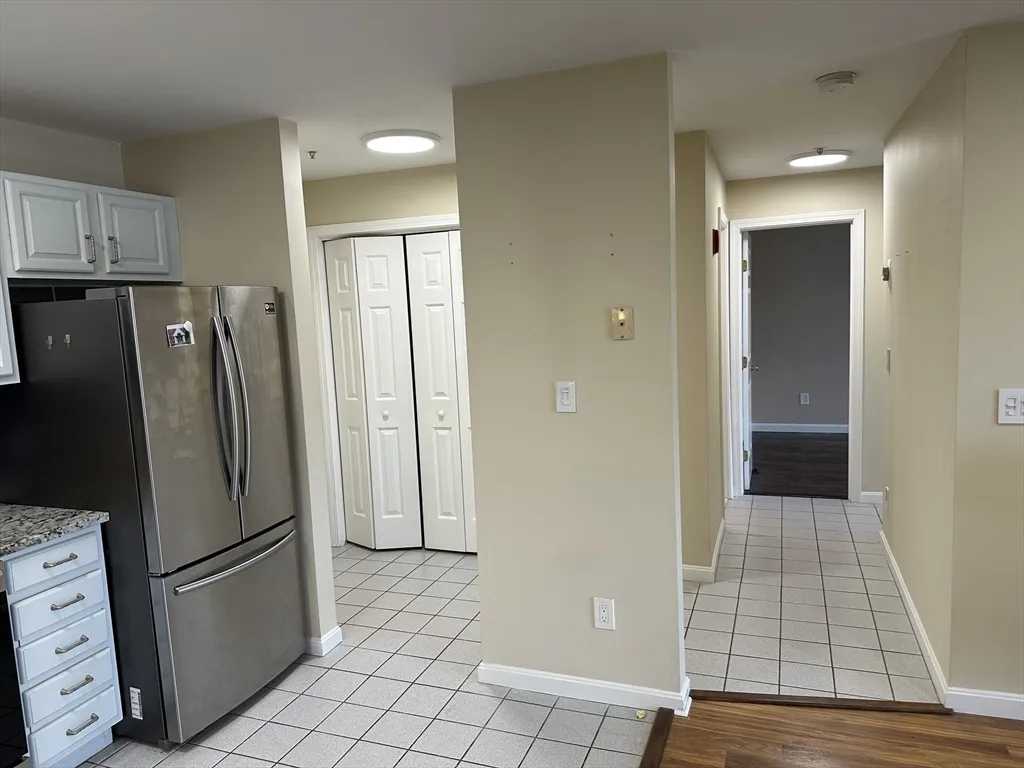 2 bed, 1 bath apartment for rent at 20 Heaths Ct Unit 309, Lynn — photo 7 of 18
