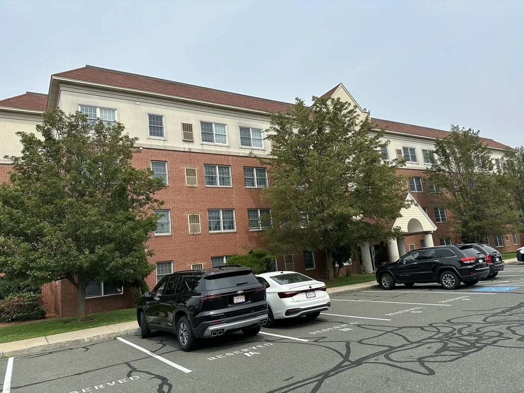 2 bed, 1 bath apartment for rent at 20 Heaths Ct Unit 309, Lynn