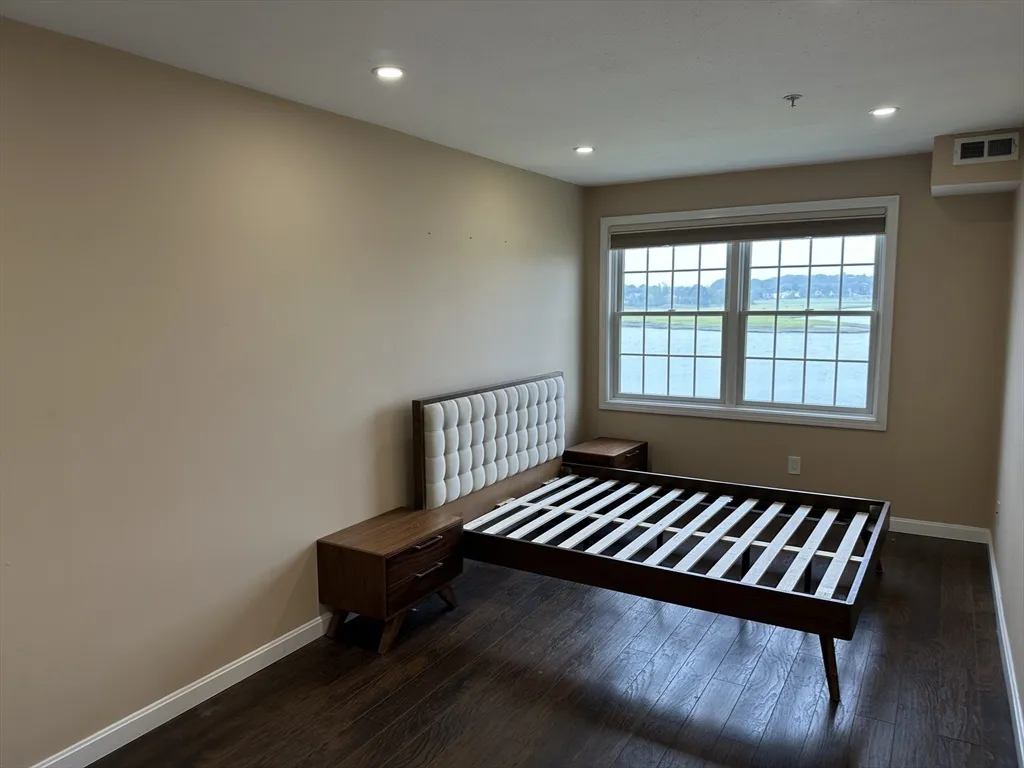 2 bed, 1 bath apartment for rent at 20 Heaths Ct Unit 309, Lynn — photo 15 of 18