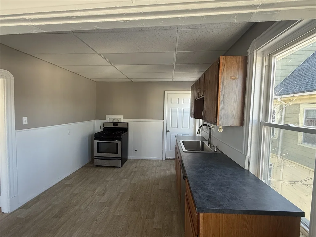 3 bed, 1 bath apartment for rent at 20 Henry Ave Unit 2, Powder House Square — photo 4 of 25