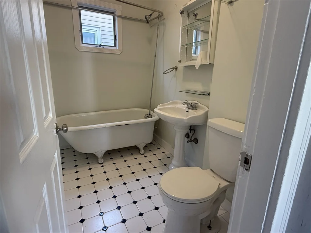 3 bed, 1 bath apartment for rent at 20 Henry Ave Unit 2, Powder House Square — photo 7 of 25