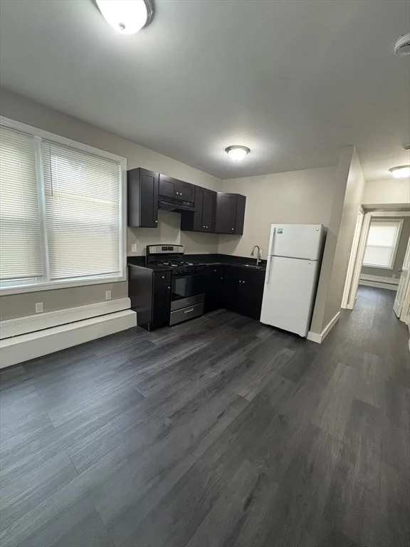 2 bed, 1 bath apartment for rent at 20 High St Unit 2, Lynn — photo 3 of 12