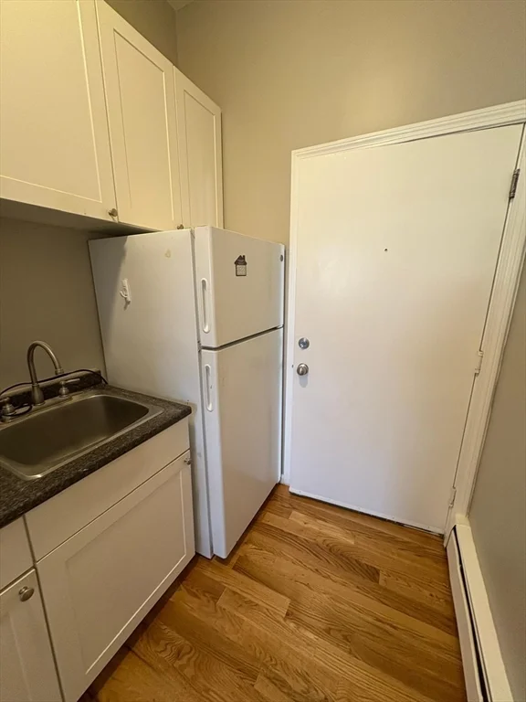 2 bed, 1 bath apartment for rent at 20 High St Unit 5, Lynn — photo 2 of 9