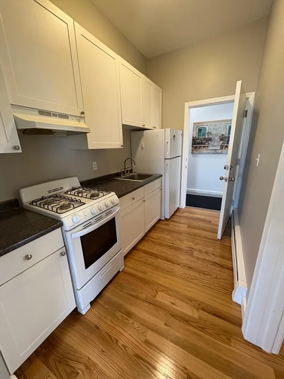 2 bed, 1 bath apartment for rent at 20 High St Unit 5, Lynn — photo 3 of 9