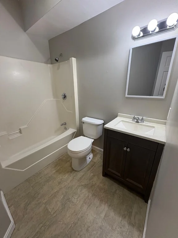 2 bed, 1 bath apartment for rent at 20 High St Unit 8, Lynn — photo 13 of 16