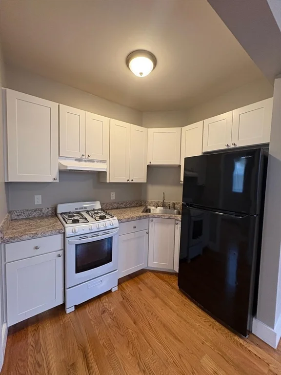 2 bed, 1 bath apartment for rent at 20 High St Unit 8, Lynn