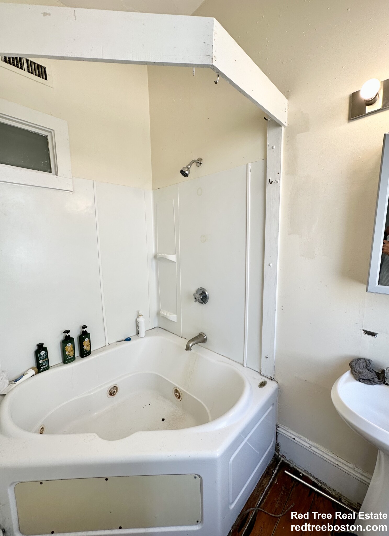 8+ bed, 3 bath apartment for rent at 20 Highgate St, Allston — photo 8 of 27