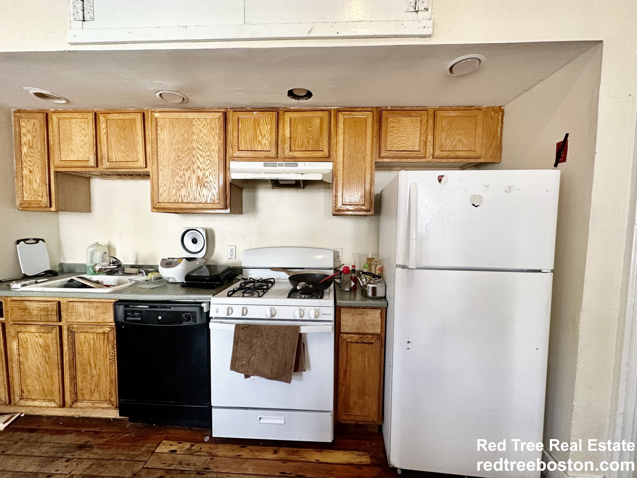 8+ bed, 3 bath apartment for rent at 20 Highgate St, Allston — photo 7 of 27