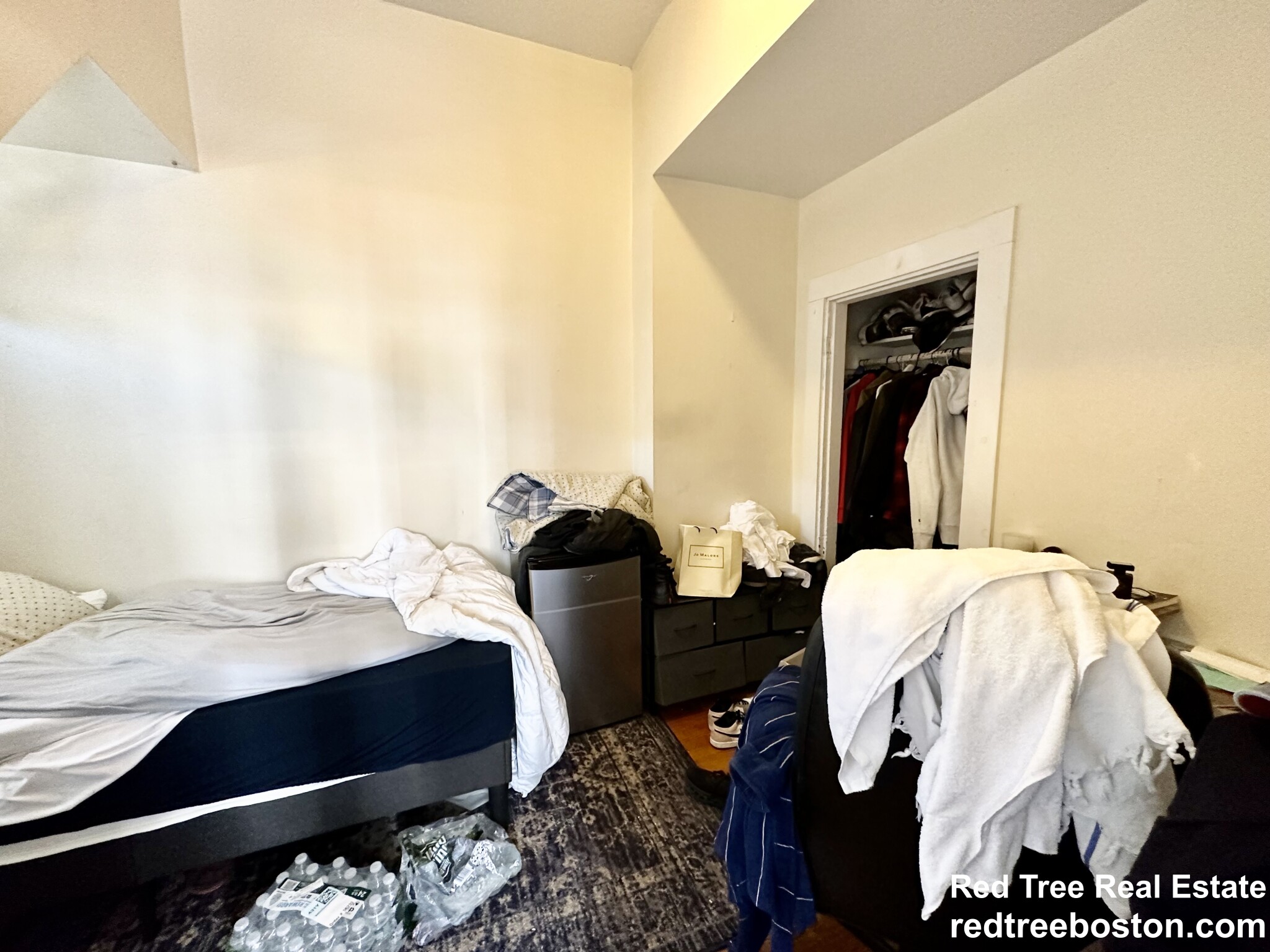 8+ bed, 3 bath apartment for rent at 20 Highgate St, Allston — photo 9 of 27