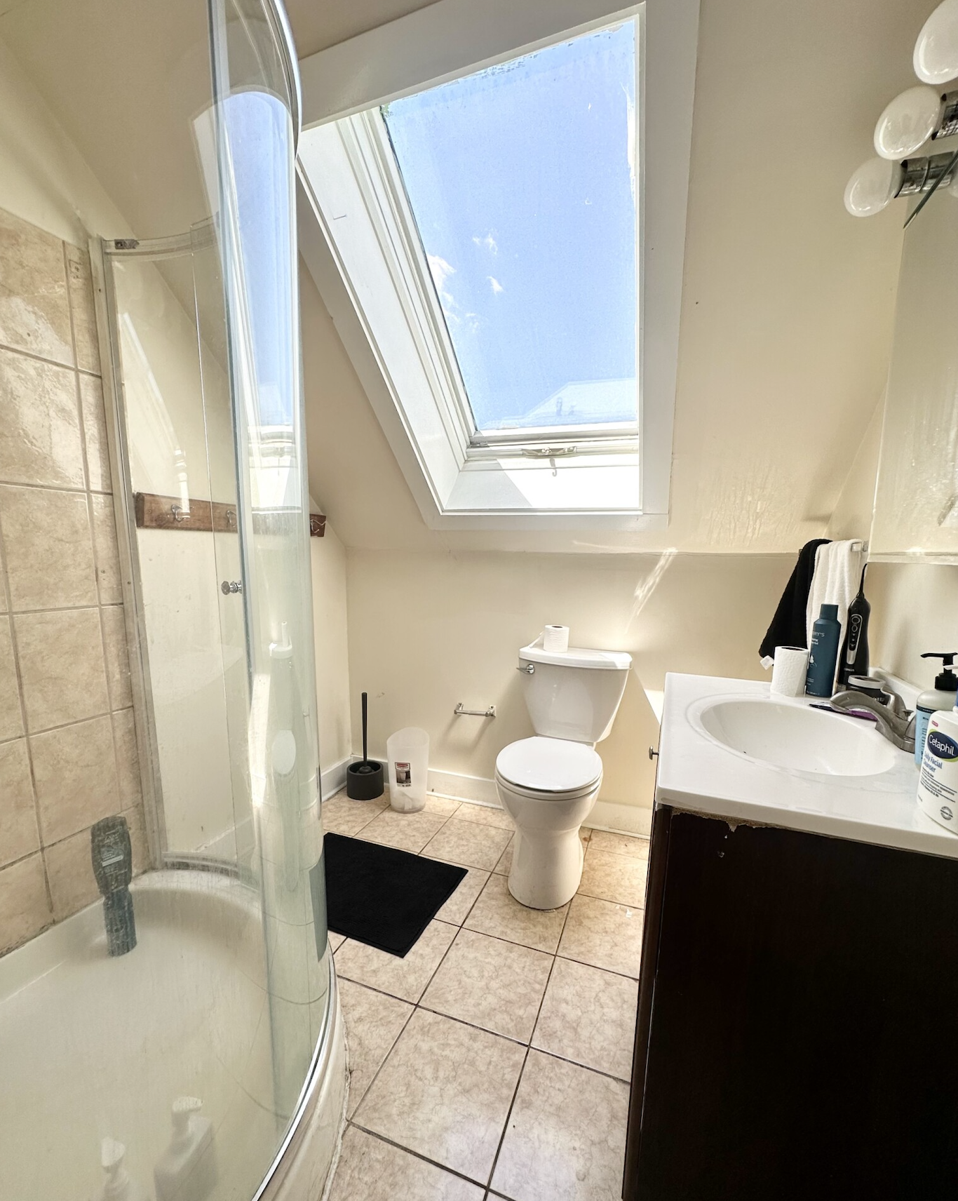 8+ bed, 3 bath apartment for rent at 20 Highgate St Unit 20, Allston — photo 10 of 12