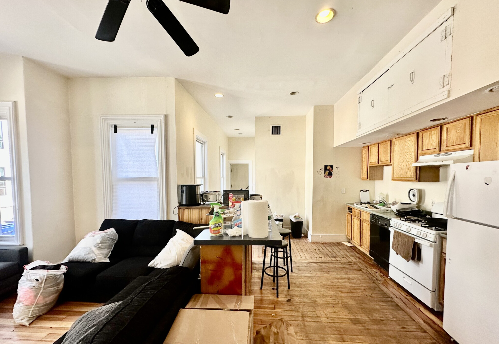 8+ bed, 3 bath apartment for rent at 20 Highgate St Unit 20, Allston — photo 4 of 12