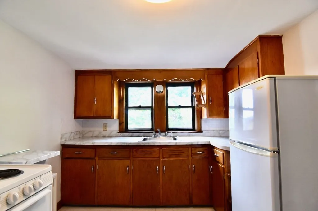 1 bed, 1 bath apartment for rent at 20 Hollis St Unit 5, Wollaston — photo 10 of 14