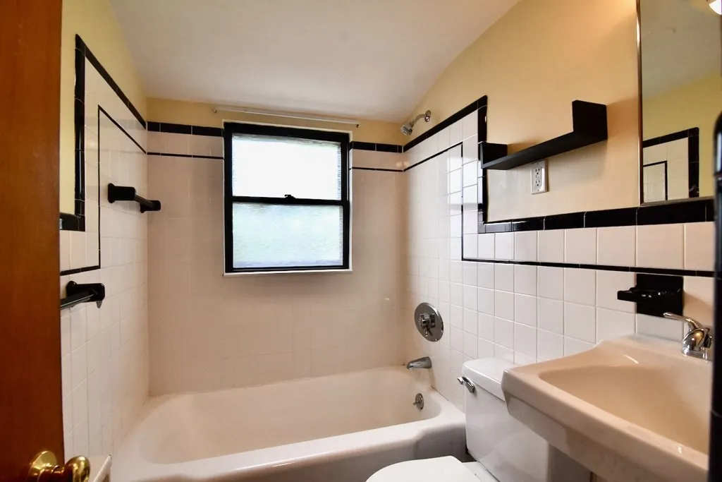 1 bed, 1 bath apartment for rent at 20 Hollis St Unit 5, Wollaston — photo 9 of 14
