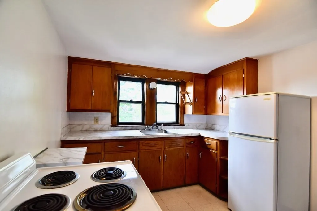 1 bed, 1 bath apartment for rent at 20 Hollis St Unit 5, Wollaston — photo 11 of 14