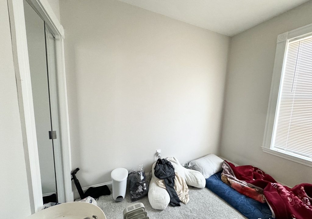 4 bed, 1 bath apartment for rent at 20 Howell St Unit 3, Dorchester — photo 3 of 6