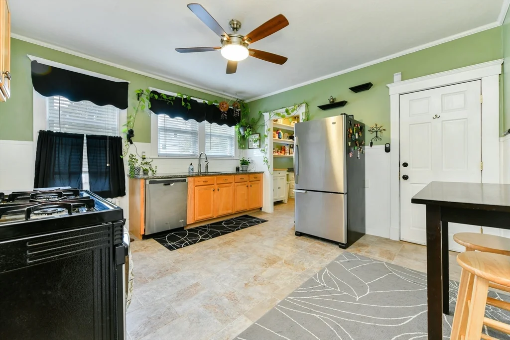 2 bed, 1 bath apartment for rent at 20 Hoyle St Unit 1, Norwood — photo 16 of 22
