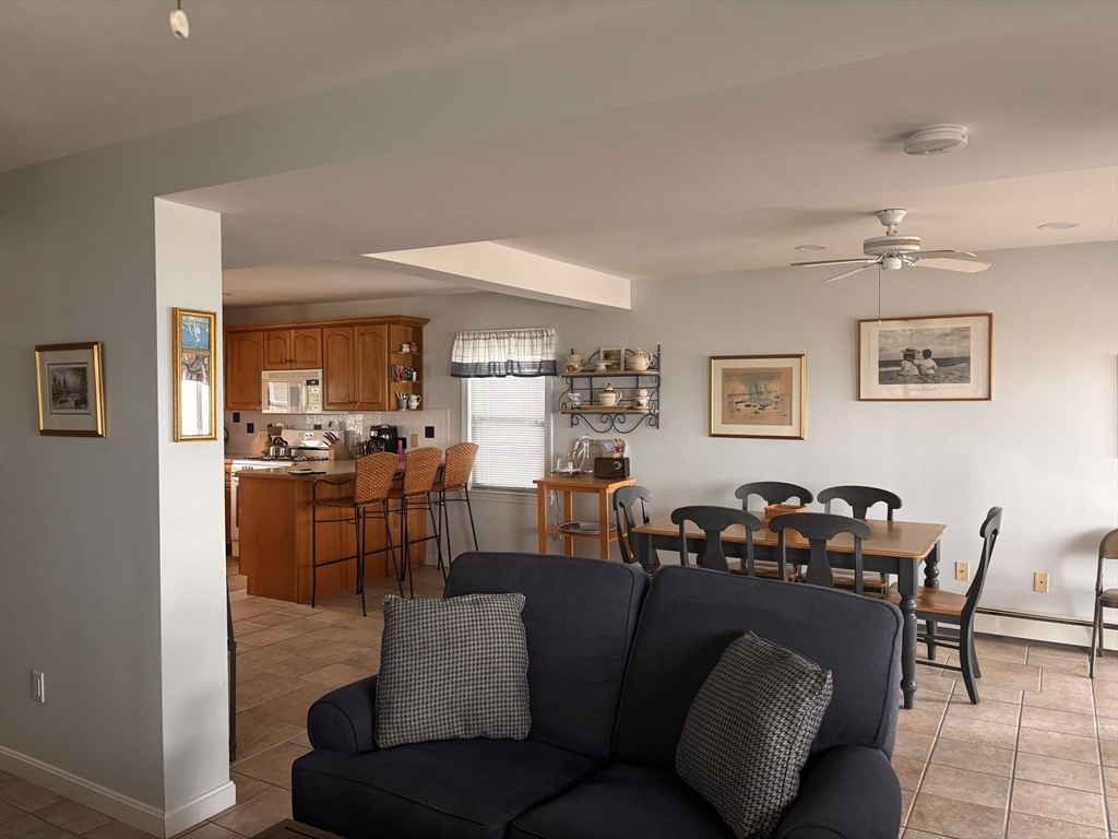 3 bed, 2 bath apartment for rent at 20 Humarock Beach Unit 1, Scituate — photo 4 of 20