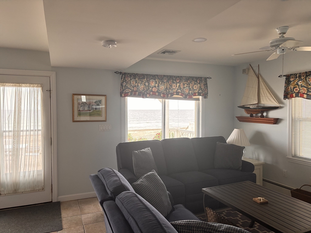 3 bed, 2 bath apartment for rent at 20 Humarock Beach Unit 1, Scituate — photo 7 of 20