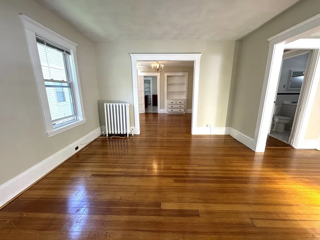 2 bed, 1 bath apartment for rent at 20 Hunnewell Ave Unit 1, Oak Square — photo 6 of 17
