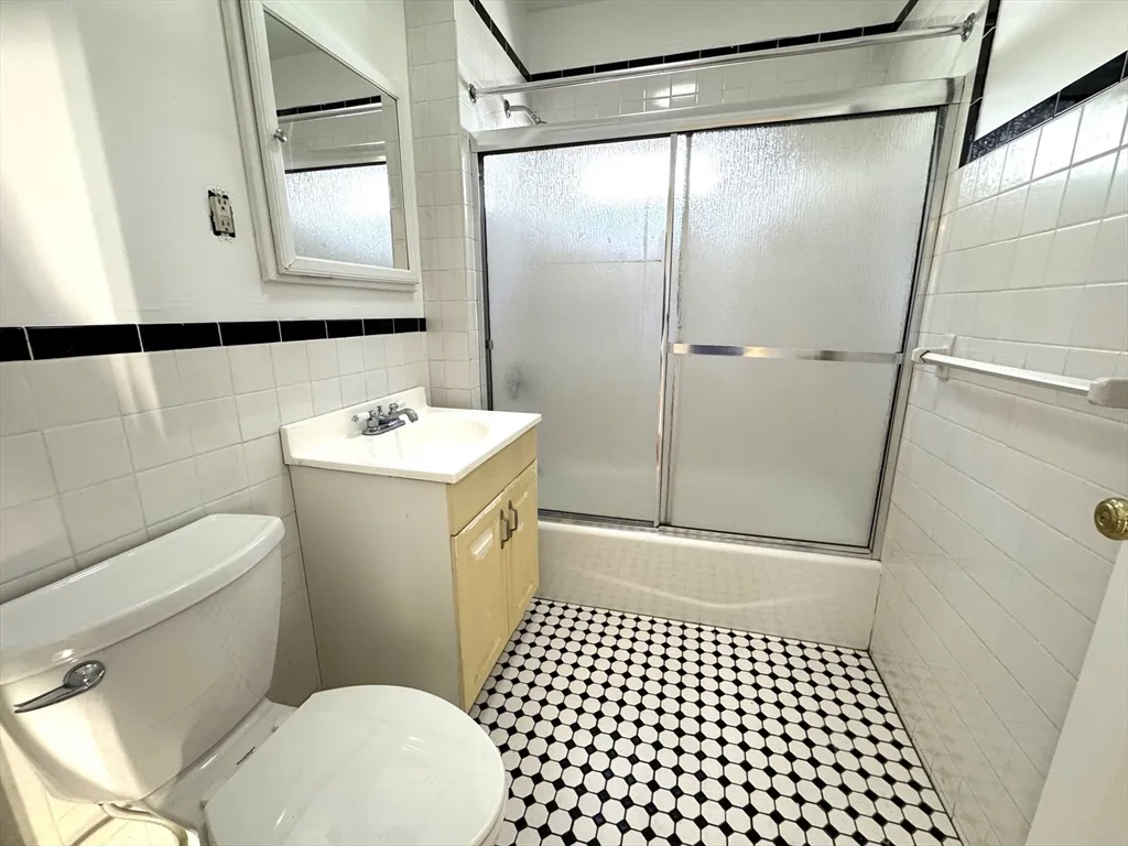 2 bed, 1 bath apartment for rent at 20 Hunnewell Ave Unit 1, Oak Square — photo 16 of 17