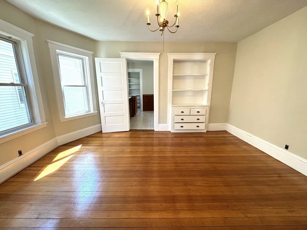 2 bed, 1 bath apartment for rent at 20 Hunnewell Ave Unit 1, Oak Square — photo 7 of 17