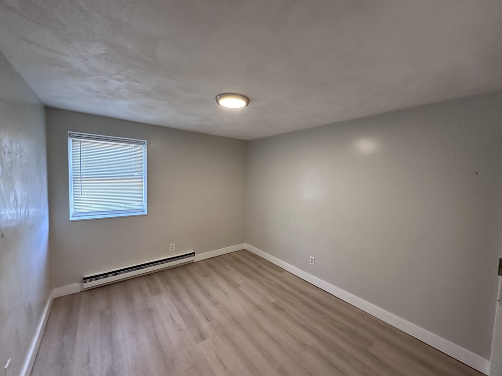 3 bed, 1 bath apartment for rent at 20 Hysil Ave Unit 9, Chelsea — photo 3 of 9