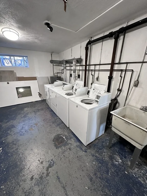 3 bed, 1 bath apartment for rent at 20 Hysil Ave Unit 16, Chelsea — photo 8 of 9
