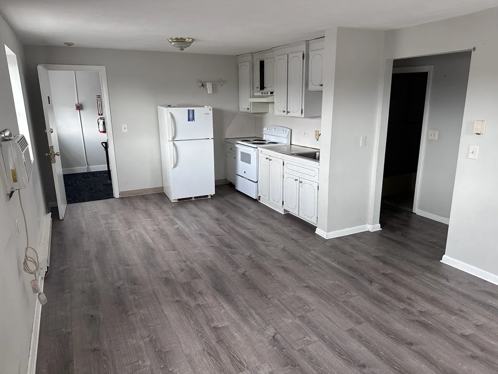 1 bed, 1 bath apartment for rent at 20 Hysil Ave Unit 17, Chelsea