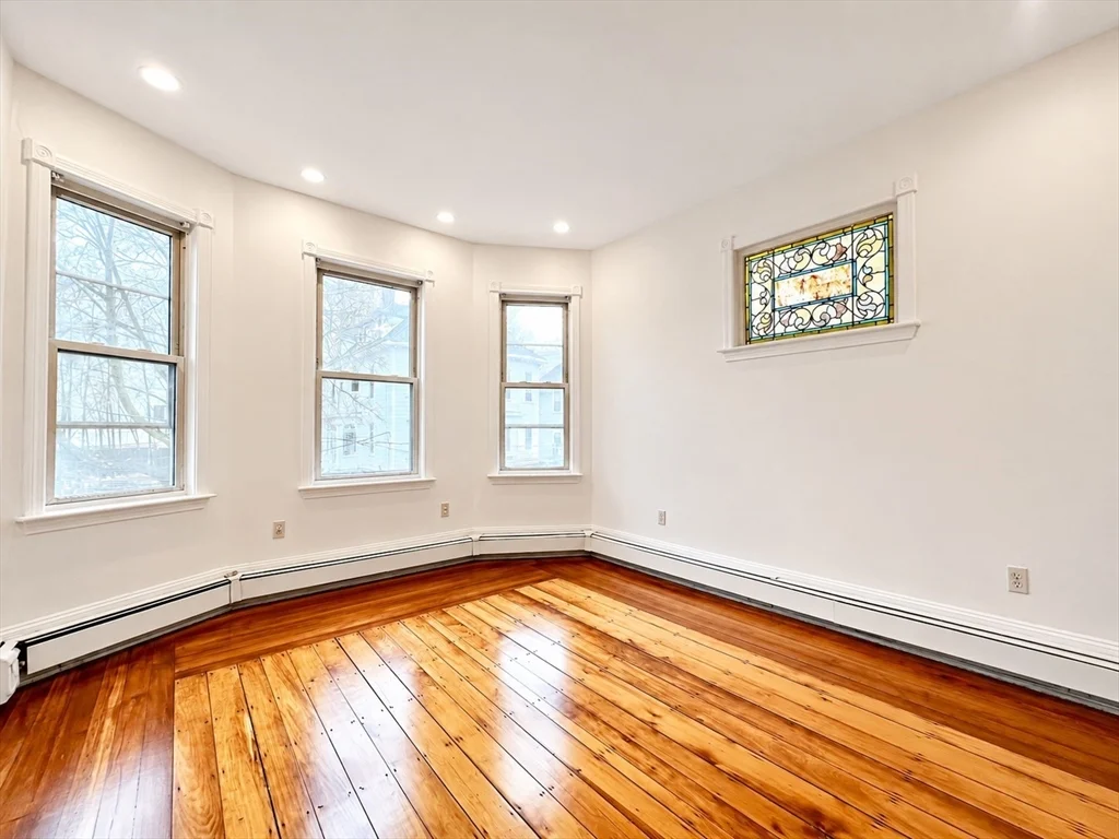 4 bed, 3 bath apartment for rent at 20 Imrie Rd Unit 2, Allston — photo 2 of 10