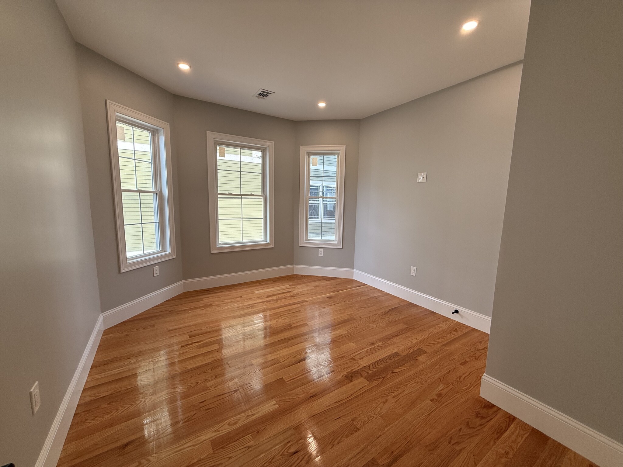 3 bed, 1 bath apartment for rent at 20 Irma St Unit 1, Dorchester — photo 11 of 28