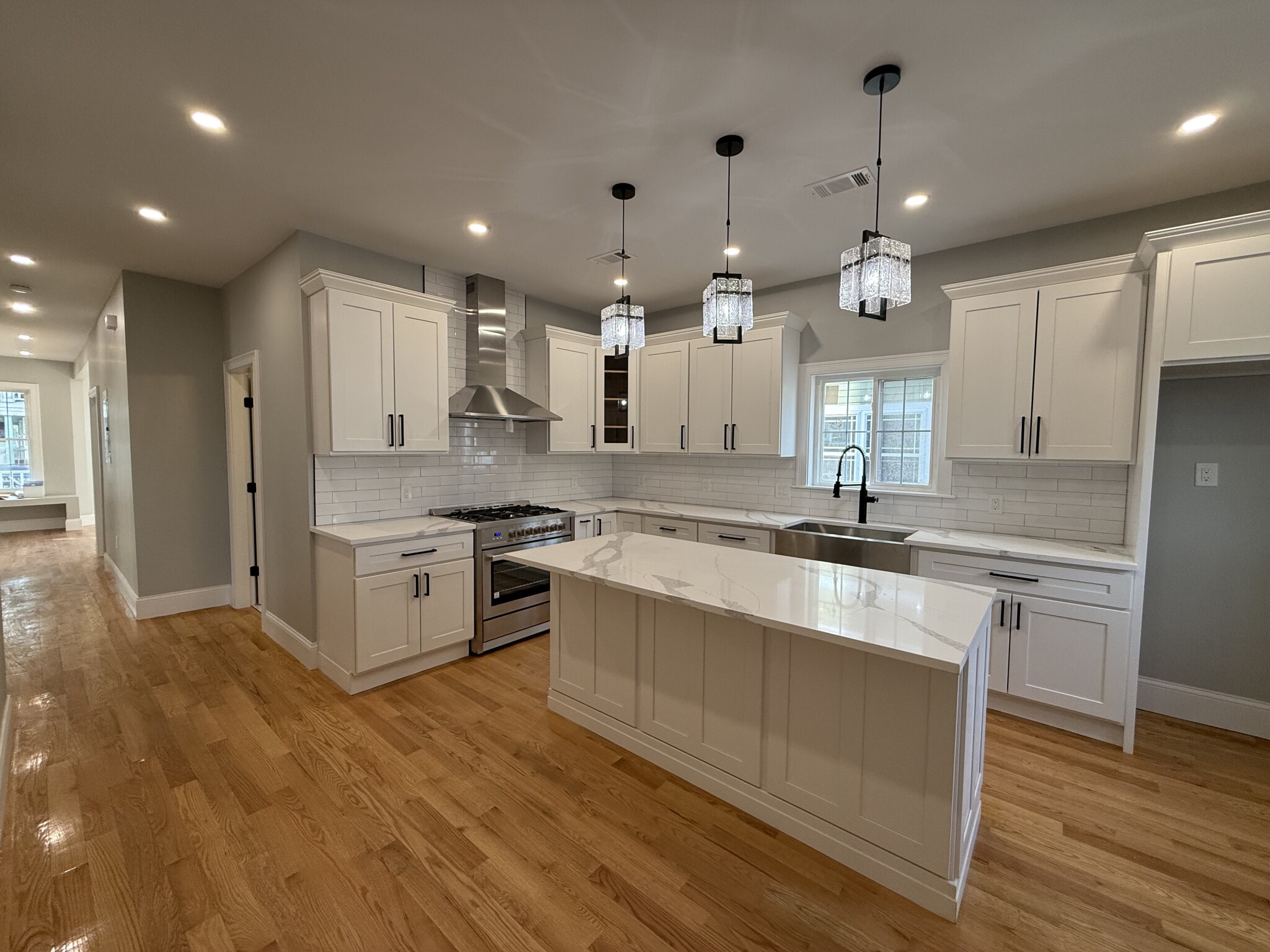 3 bed, 1 bath apartment for rent at 20 Irma St Unit 1, Dorchester — photo 3 of 28