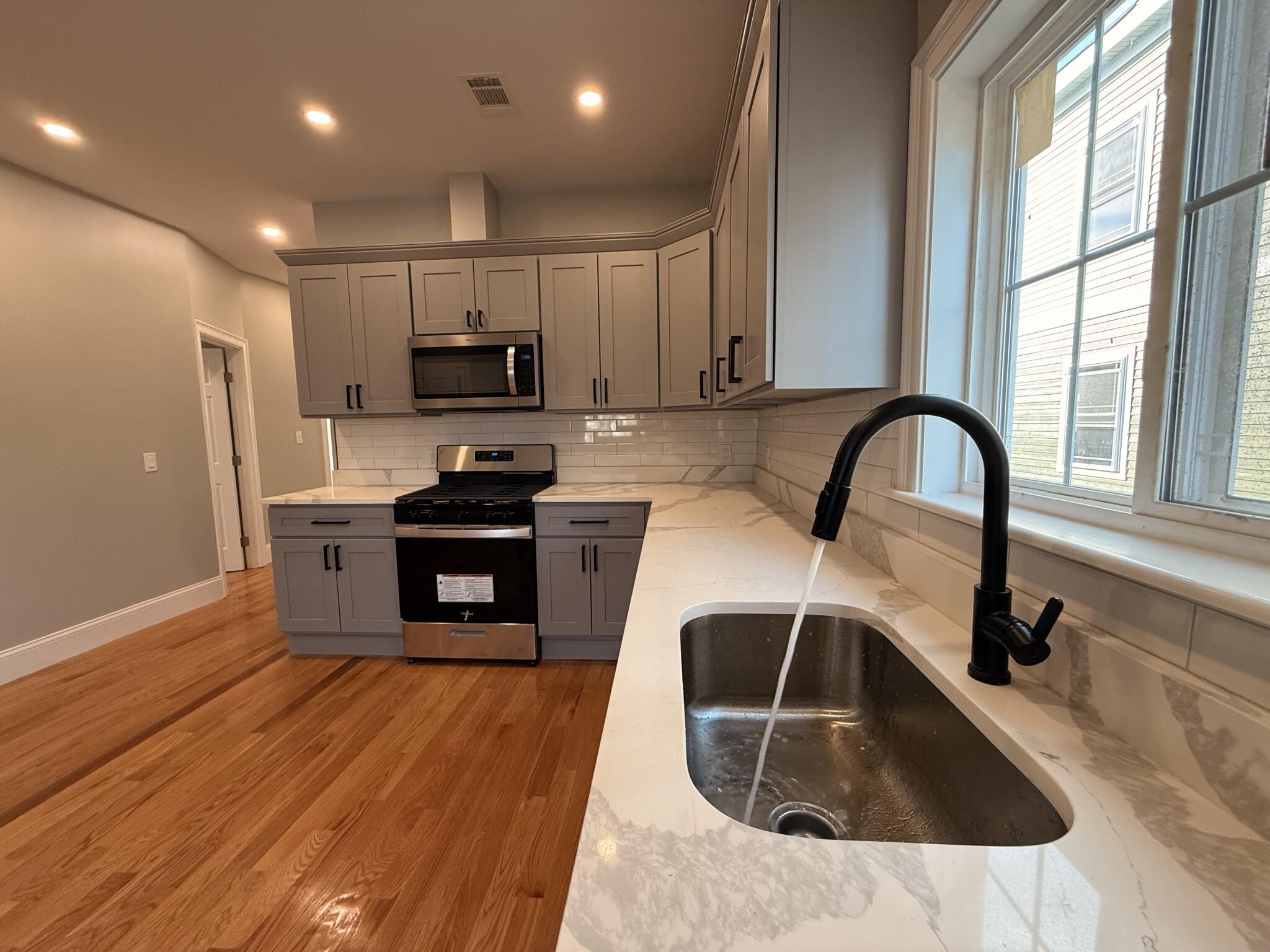 3 bed, 1 bath apartment for rent at 20 Irma St Unit 2, Dorchester — photo 4 of 34