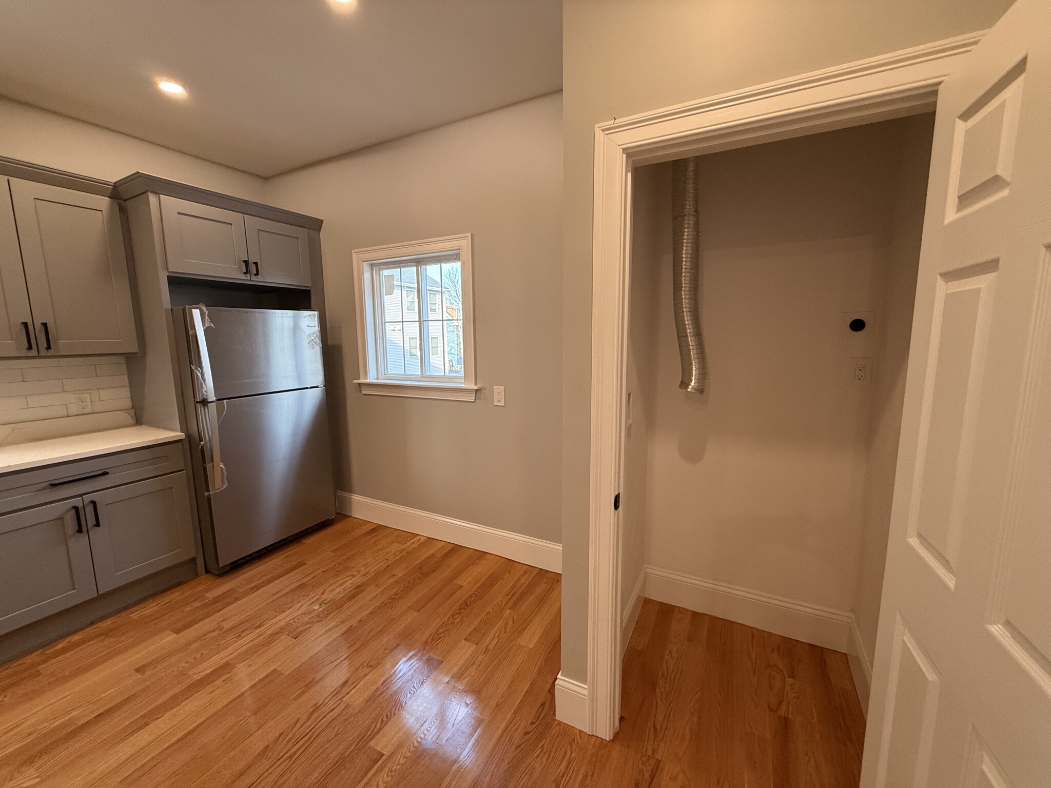 3 bed, 1 bath apartment for rent at 20 Irma St Unit 2, Dorchester — photo 6 of 34
