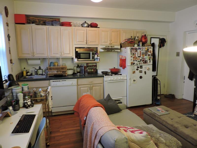 Studio bed, 1 bath apartment for rent at 20 John F Kennedy St Unit 3, Riverside — photo 3 of 6