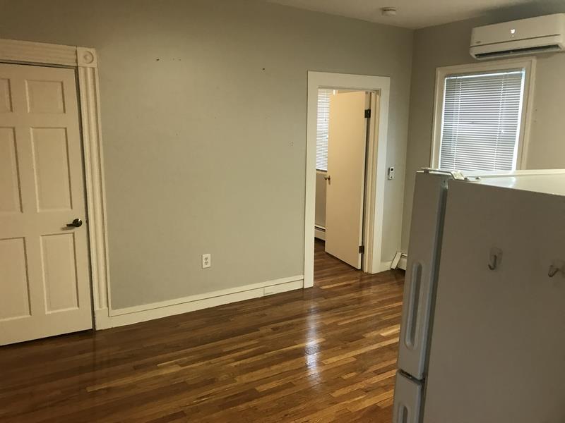 Studio bed, 1 bath apartment for rent at 20 John F Kennedy St Unit 7, Riverside — photo 3 of 4