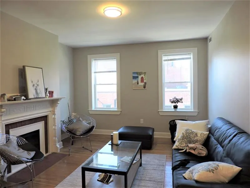 1 bed, 1 bath apartment for rent at 20 John F Kennedy St Unit 8, Riverside — photo 2 of 8
