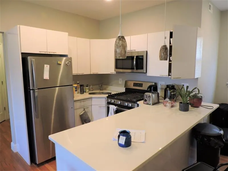 1 bed, 1 bath apartment for rent at 20 John F Kennedy St Unit 8, Riverside — photo 5 of 8