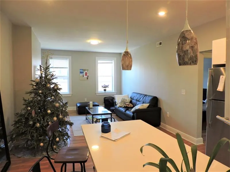 1 bed, 1 bath apartment for rent at 20 John F Kennedy St Unit 8, Riverside — photo 4 of 8