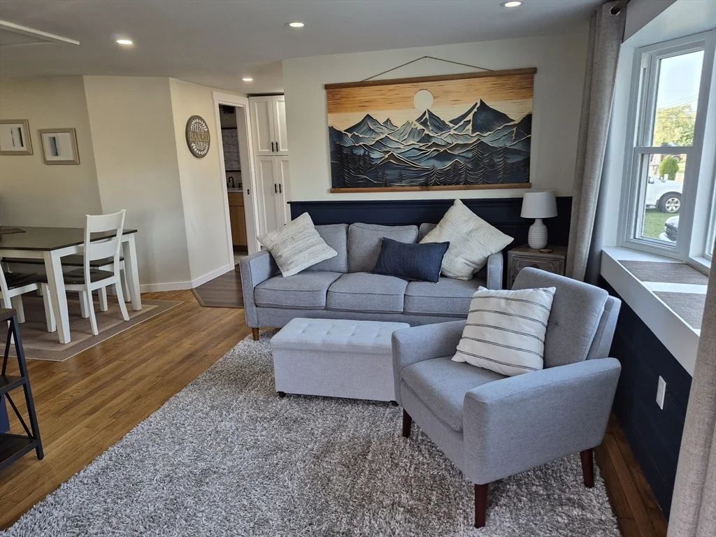 2 bed, 1 bath apartment for rent at 20 Johnson Ter Unit 20, Marshfield — photo 4 of 12